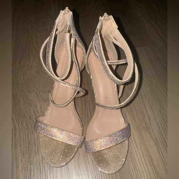 TOP Moda Gold Strappy Heels - Picture 1 of 5